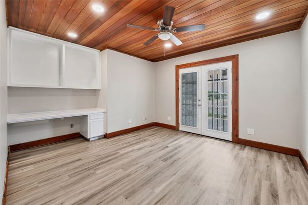 Empty room, Interior, Recessed Lighting, Wooden Ceilings, Wood Texture Flooring