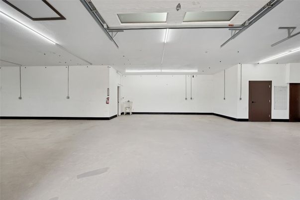 Garage, Interior