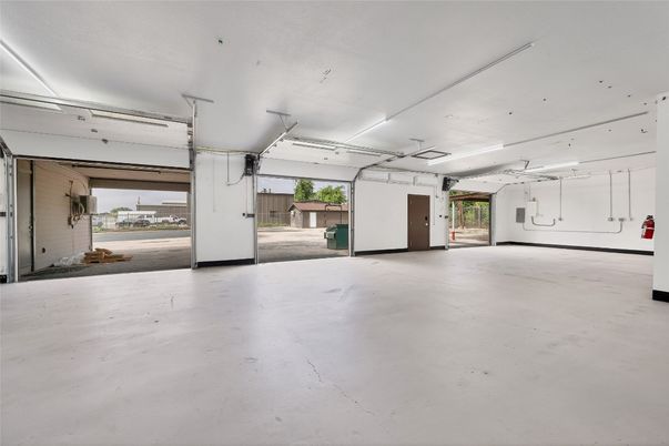 Garage, Interior