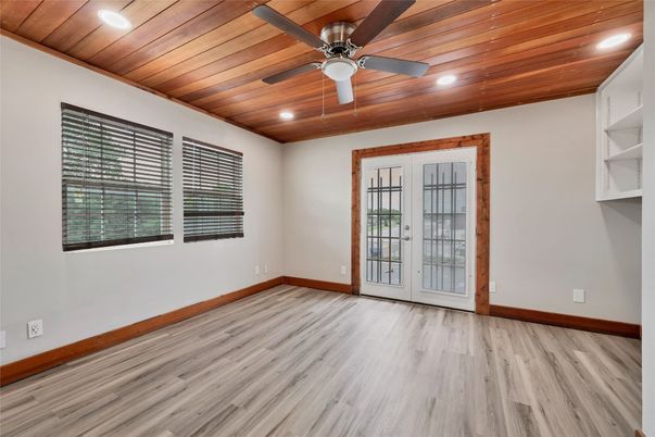 Empty room, Interior, Recessed Lighting, Wooden Ceilings, Wood Texture Flooring