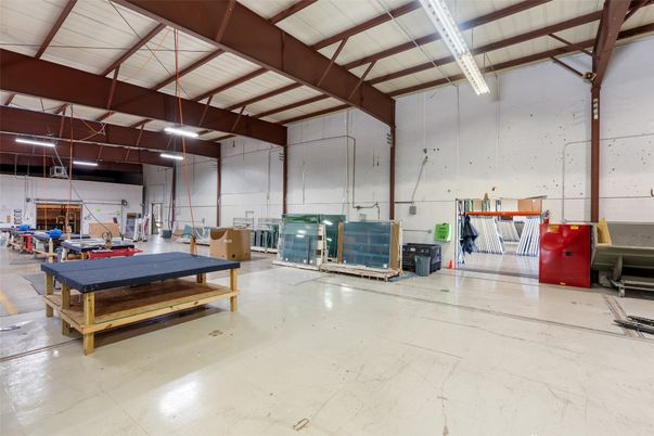 Garage, Interior