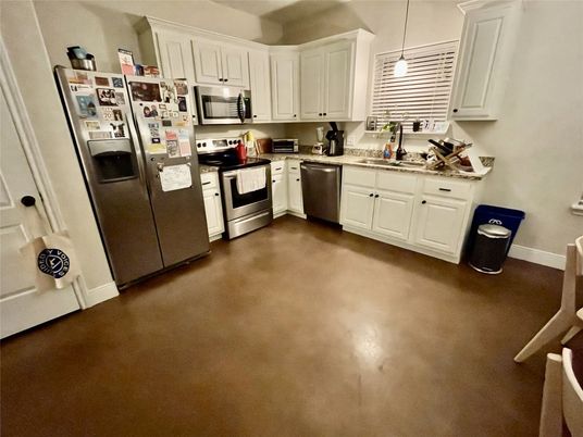 Interior, Kitchen, Pendant Lights, Stainless Steel Appliances
