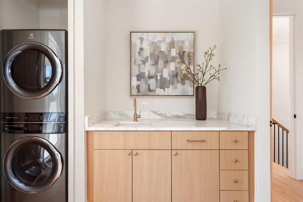 Interior, Utility Closets, Washer, Wood Texture Flooring