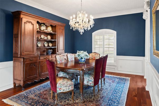Chandelier, Dining room, Interior, Wood Texture Flooring
