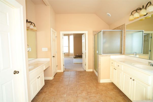 Bathroom, Dual Sink Vanities, Interior