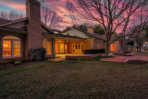 Backyard, Exterior, Facade, Brick Facade, Brick Traditional