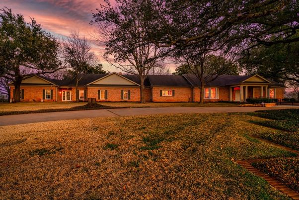 Attached, Backyard, Exterior, Facade, Brick Facade, Ranch