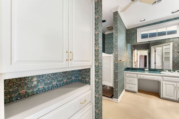 Bathroom, Interior, Recessed Lighting