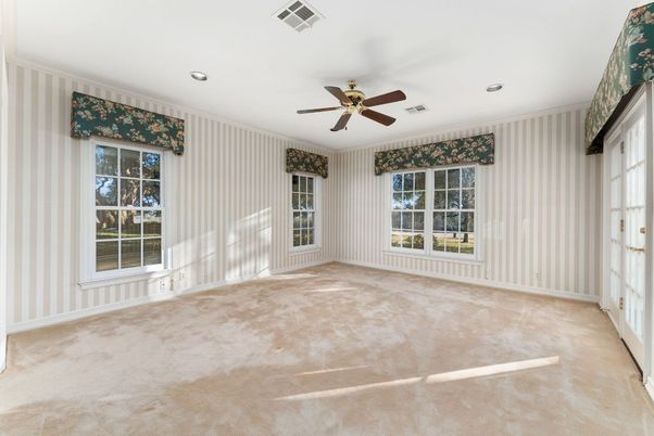 Empty room, Interior, Recessed Lighting