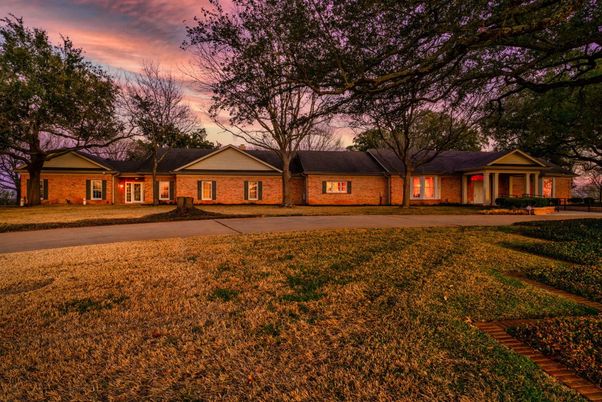 Attached, Backyard, Exterior, Facade, Brick Facade, Ranch
