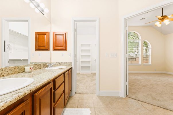 Bathroom, Dual Sink Vanities, Interior