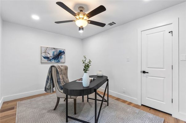 Home Office, Interior, Recessed Lighting, Wood Texture Flooring
