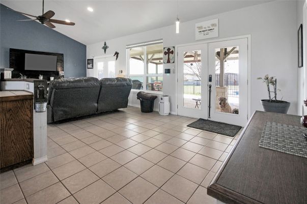 Interior, Living room, Pendant Lights, Recessed Lighting