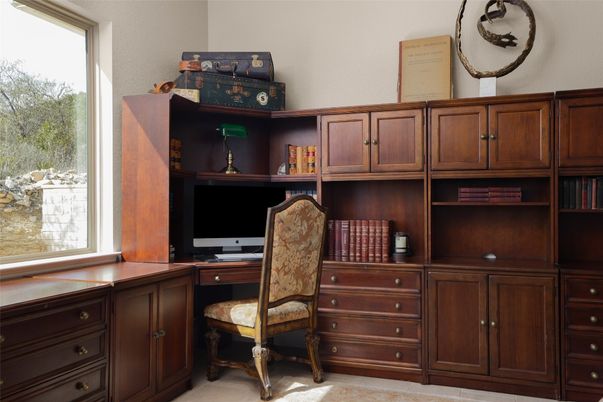 Home Office, Interior