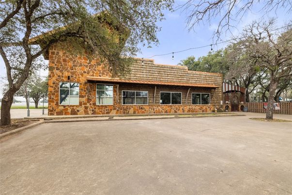 Backyard, Exterior, Facade, Log Home