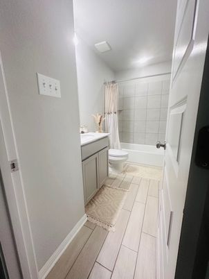 Bathroom, Interior, Recessed Lighting, Wood Texture Flooring