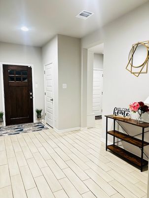 Interior, Recessed Lighting, Wood Texture Flooring