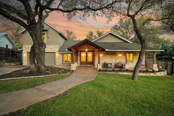 Exterior, Facade, Brick Facade, Ranch