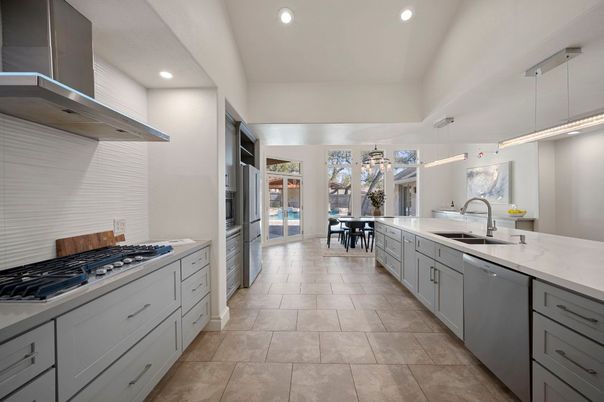 Dining room, Interior, Kitchen, Pendant Lights, Recessed Lighting, Stainless Steel Appliances