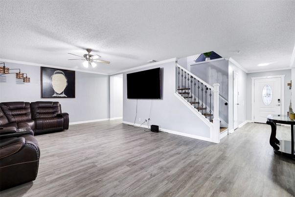 Interior, Recessed Lighting, Wood Texture Flooring