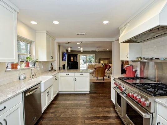 Dining room, Interior, Kitchen, Living room, Pendant Lights, Recessed Lighting, Stainless Steel Appliances, Wood Texture Flooring