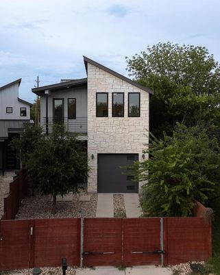 Attached, Exterior, Facade, Farmhouse