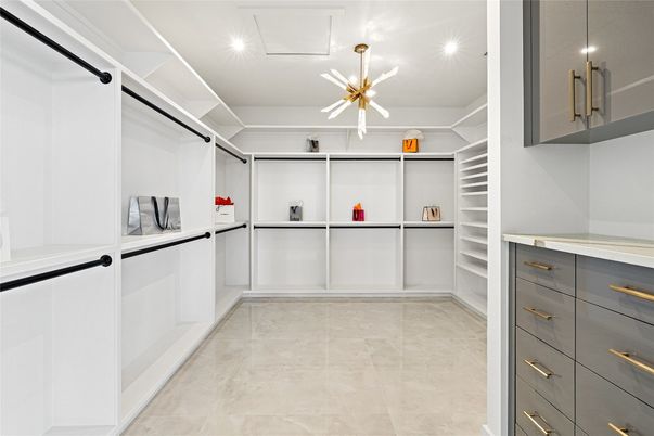 Interior, Pendant Lights, Walk-in Closets