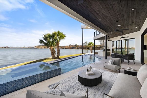 Exterior, Lake, Pool