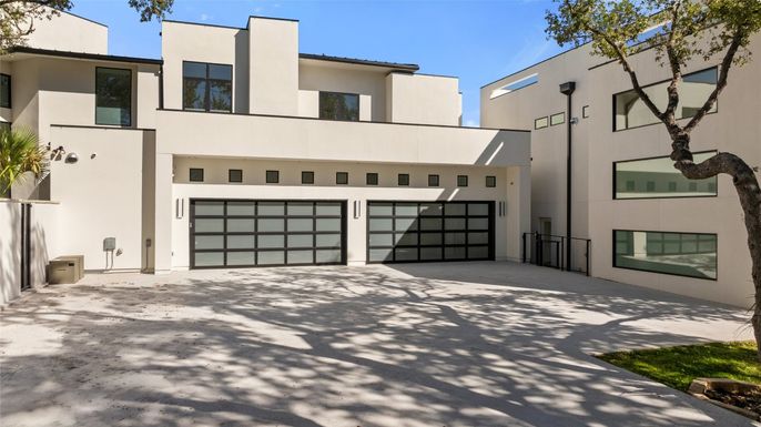 Attached, Exterior, Facade, Modern