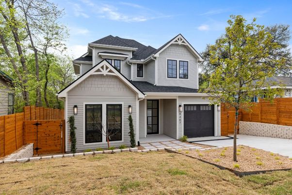 Attached, Exterior, Facade, Farmhouse