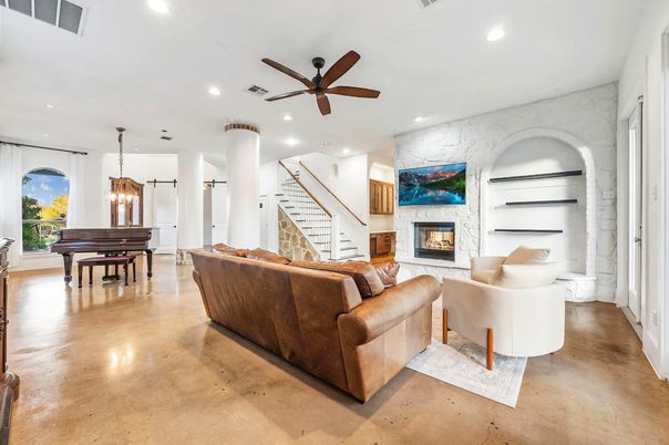 Dining room, Interior, Living room, Pendant Lights, Recessed Lighting