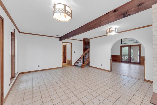 Empty room, Interior, Wooden Beams