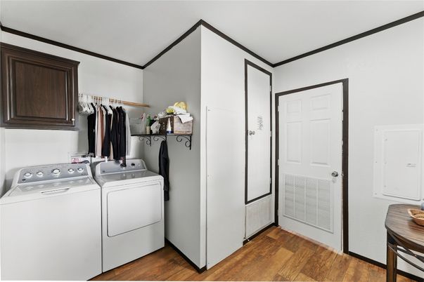 Interior, Utility Closets, Washer, Wood Texture Flooring