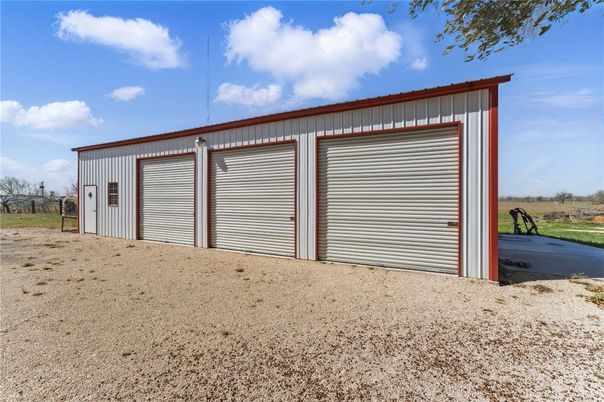 Detached Garage, Exterior