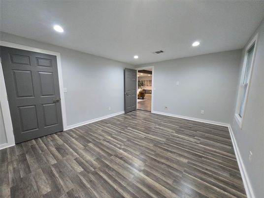 Empty room, Interior, Recessed Lighting, Wood Texture Flooring