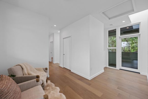 Interior, Recessed Lighting, Wood Texture Flooring