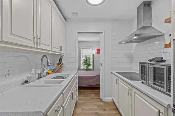 Interior, Kitchen, Recessed Lighting, Wood Texture Flooring