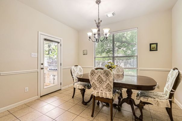 Chandelier, Dining room, Interior