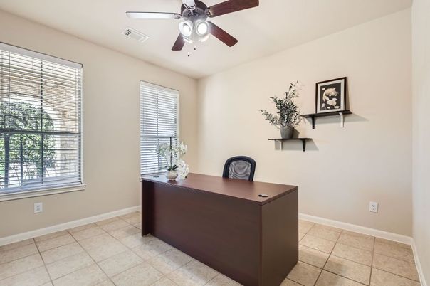 Home Office, Interior