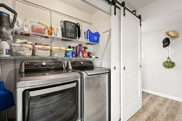 Interior, Utility Closets, Washer, Wood Texture Flooring