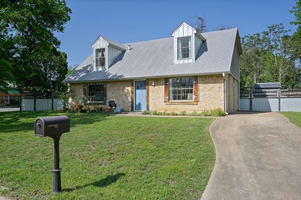 Exterior, Facade, Brick Facade, Cape Cod