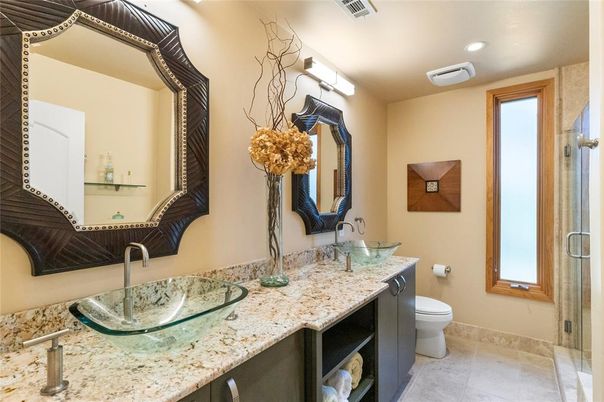 Bathroom, Dual Sink Vanities, Interior, Recessed Lighting