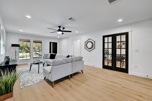 Interior, Living room, Recessed Lighting, Wood Texture Flooring