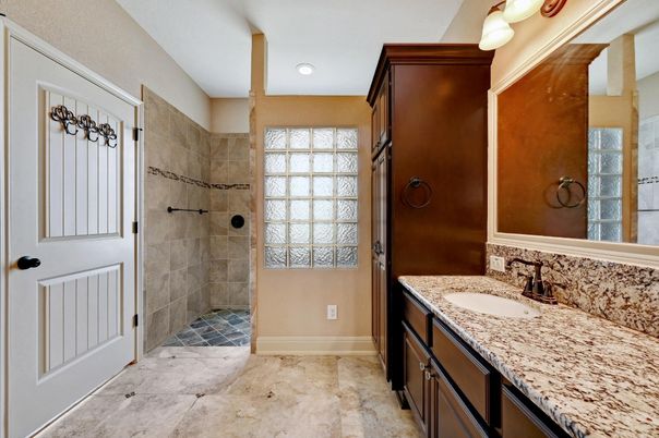 Bathroom, Interior, Recessed Lighting