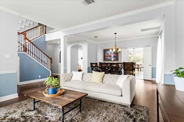 Chandelier, Dining room, Interior, Living room, Pendant Lights, Wood Texture Flooring