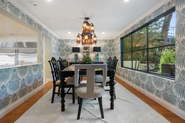 Chandelier, Dining room, Interior, Recessed Lighting, Wood Texture Flooring