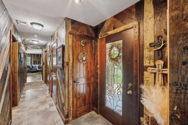 Interior, Wooden Walls