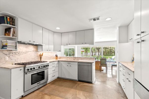 Dining room, Interior, Kitchen, Recessed Lighting, Stainless Steel Appliances