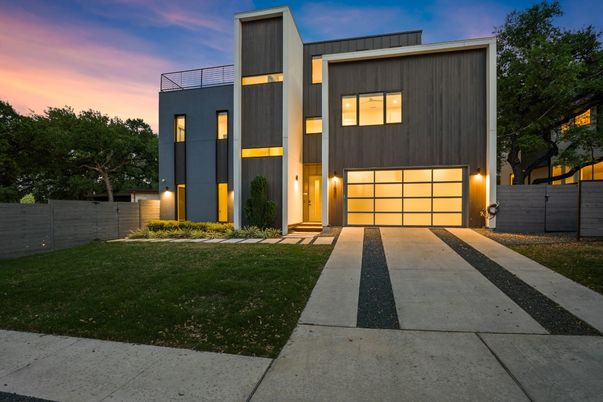Attached, Exterior, Facade, Modern