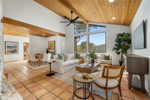 Dining room, Interior, Living room, Recessed Lighting, Wooden Beams, Wooden Ceilings